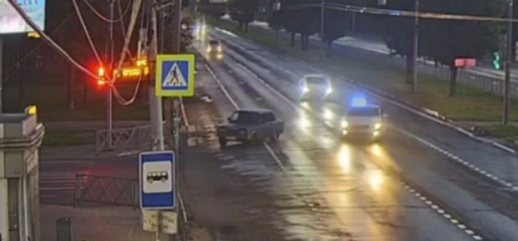 В Ярославле полицейские открыли огонь, останавливая пьяного лихача