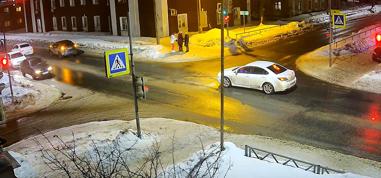 В Рыбинске разыскивают водителя, сбившего пешехода и скрывшегося с места ДТП_265651