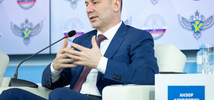 Глава Рособрнадзора оценил возможность переноса ЕГЭ в 2021 году