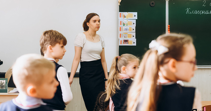 «Дети уходили на летние каникулы и плакали»: учитель начальных классов ярославской школы подвела итоги первого рабочего года