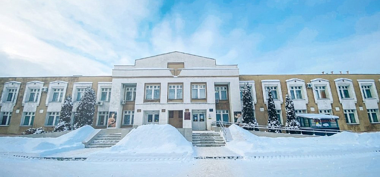 Упал с дивана и получил травму головы: в Ярославле врачи спасли младенца