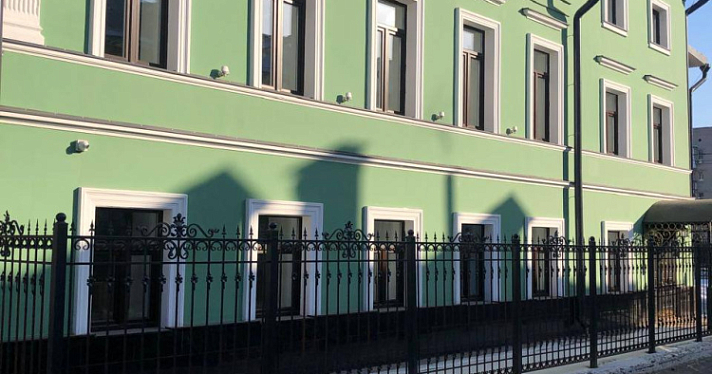 «Пример бережного и ответственного отношения»: в центре Ярославля отремонтировали памятник XIX века