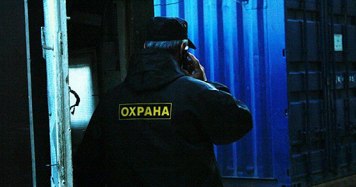 Охраннику пришлось стрелять: в Ярославле вооруженный мужчина пытался ограбить магазин