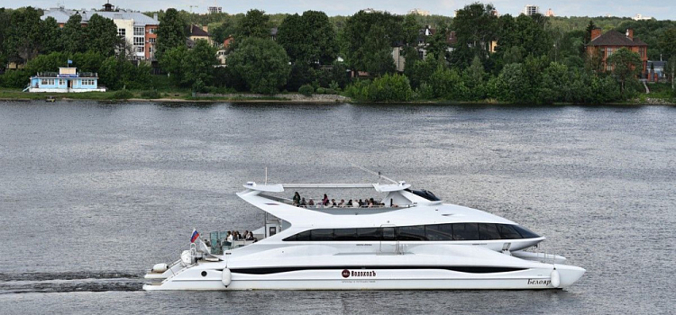 Электрокатамаран до Толги продолжит работу в следующем году