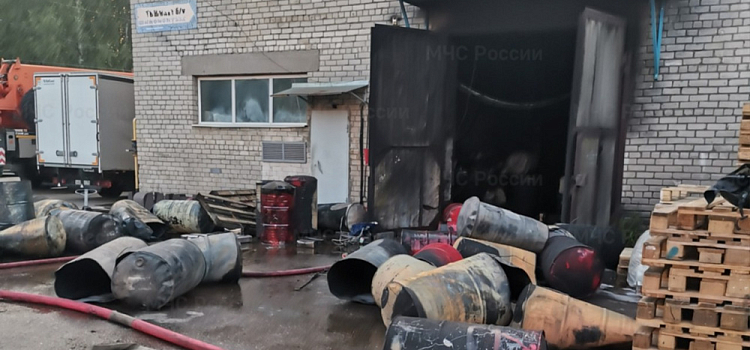 В Ярославле горел склад на Московском проспекте