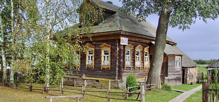 Туроператор заговорил об отказе от маршрутов по Золотому кольцу из-за плохих дорог. Реакция ярославского правительства: поток туристов растет, дороги постепенно ремонтируются
