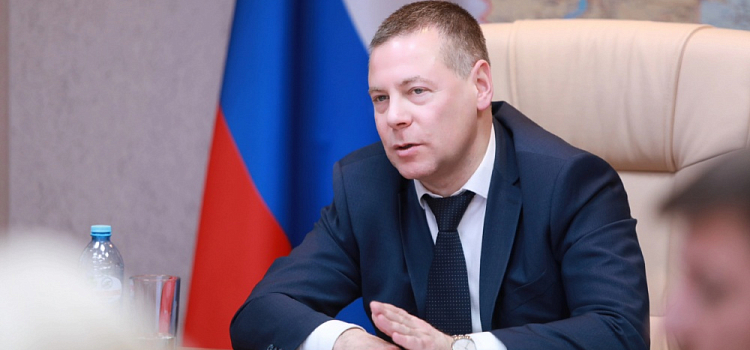Губернатор: по 600 миллионов рублей выделено на ремонт дворов и проездов к соцобъектам