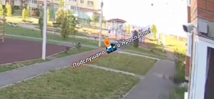 В посёлке под Ярославлем молодой человек погиб, упав из окна