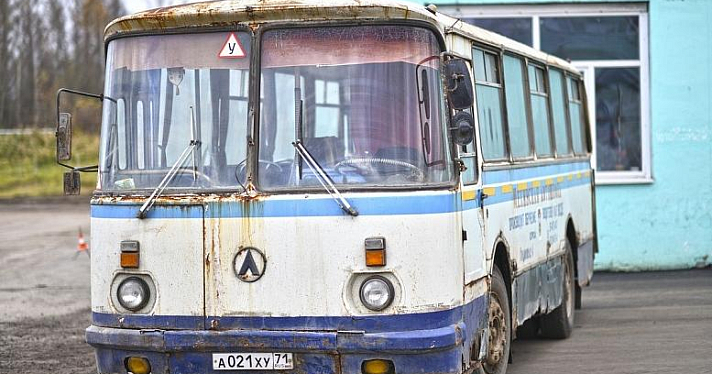В Ярославль привезли ретро-автобус