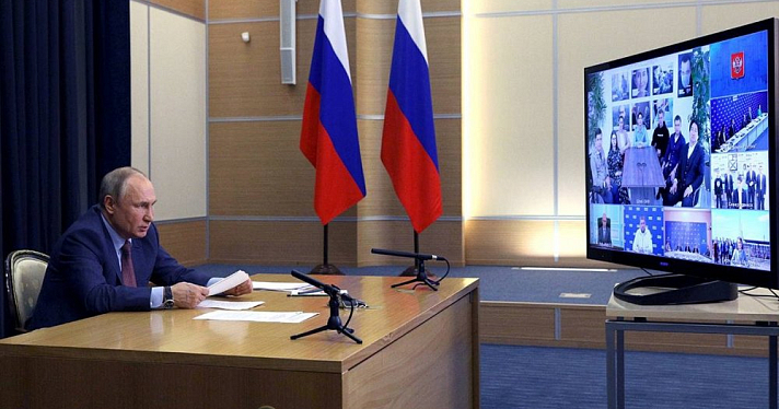 Владимир Путин провел встречу с общественниками — победителями предварительного голосования «Единой России»
