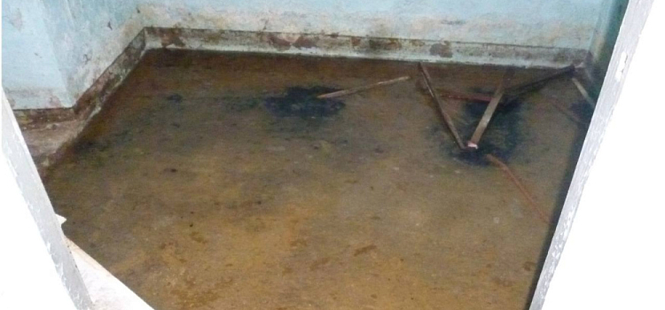 В центре Ярославля затопило подвал многоквартирного дома