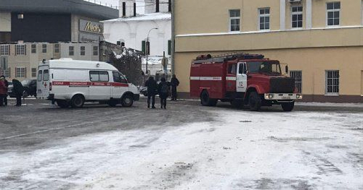 В Ярославле эвакуировали людей из здания Вознесенских казарм 