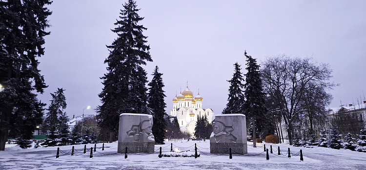 Подрядчик, благоустраивавший сквер у Успенского собора в Ярославле, заработал более 200 миллионов рублей_289787