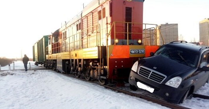 Причиной ДТП на ж/д переезде в Рыбинске стало нарушение правил водителем автомобиля — СЖД_156737