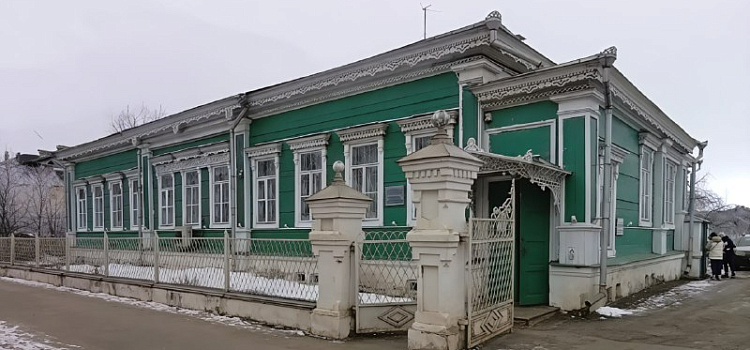 В Переславле выставили на аукцион здание бывшей женской гимназии XIX века