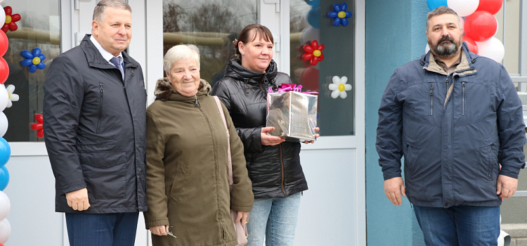 Жителям посёлка Семибратово выдали ключи от новых квартир