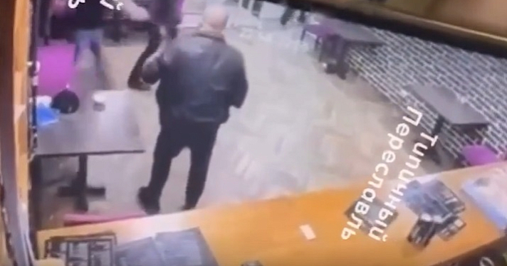 Словно в 90-е: в Ярославской области мужчину избили и отобрали у него машину