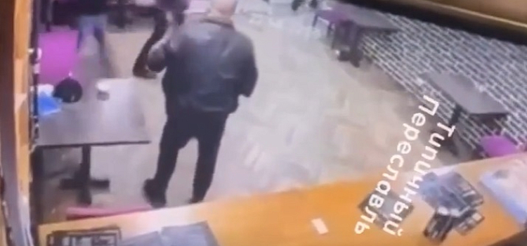 Словно в 90-е: в Ярославской области мужчину избили и отобрали у него машину