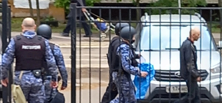 В Ярославле задержали мужчину, который проник в школу: комментарии полиции и департамента образования_221341