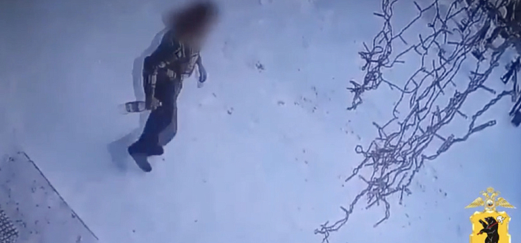 Ударил ногой и убежал: в Ярославской области мужчина не захотел платить за бутылку