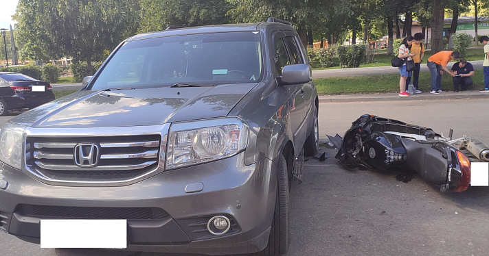В Ярославской области в ДТП с иномаркой пострадал мотоциклист_248007
