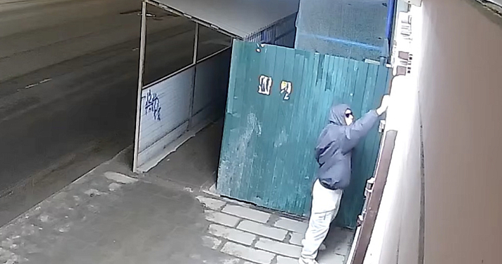 Налёт вандалов продолжается: в Ярославле неизвестные разрисовали фасады домов в историческом центре