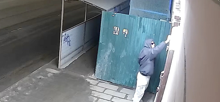 Налёт вандалов продолжается: в Ярославле неизвестные разрисовали фасады домов в историческом центре