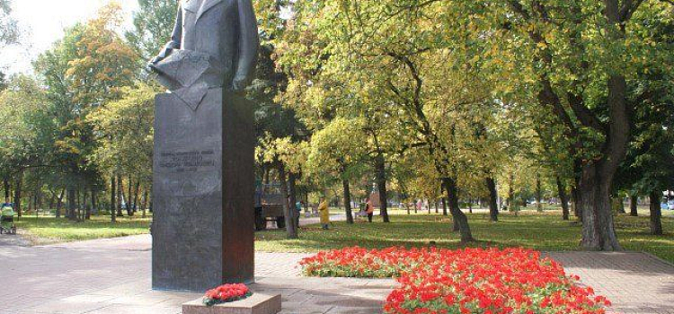 Памятники Ярославля подготавливают к зиме