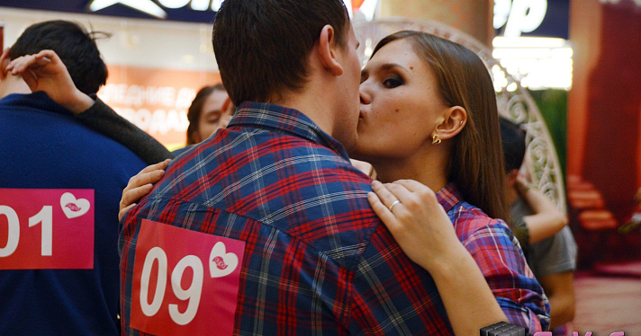 Ярославцы целовались три часа без передышки_24095