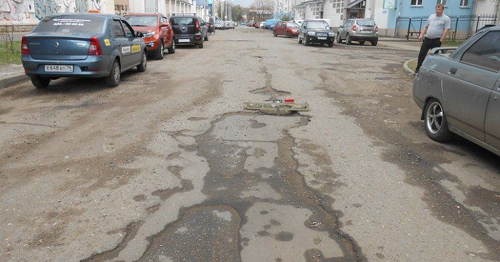 Департамент хозяйства принимает меры по ремонту дорог Ярославля _76212