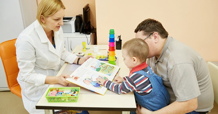 Неочевидные симптомы: врачи из Ярославля рассказали, когда ребенка нужно показать неврологу