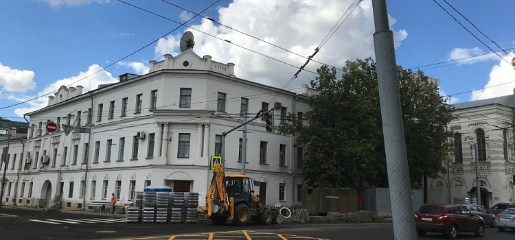 На улице Первомайской нарисовали «вафельную» разметку и полосу для автобусов и троллейбусов