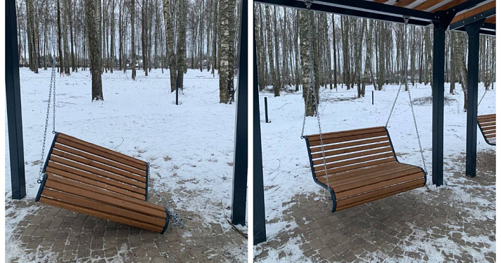 В недавно благоустроенном ярославском парке неизвестные сломали качели