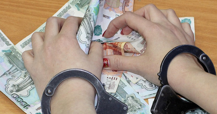 В Ярославской области женщина предложила снять порчу с иконы и украла деньги