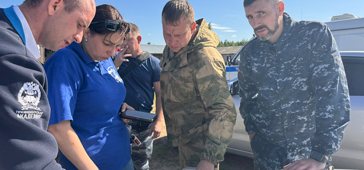 Больше суток в лесу: стали известны подробности поиска заблудившейся в большесельских лесах семьи