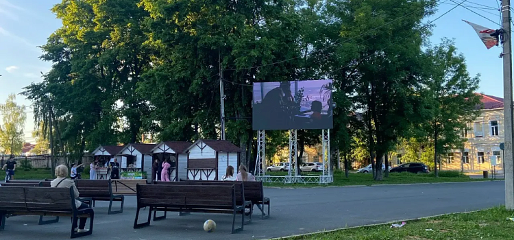 В летних кинотеатрах Ярославской области покажут фильм о подвиге солдатских матерей