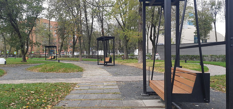 В Ярославле почти отремонтировали многострадальный сквер на площади Труда