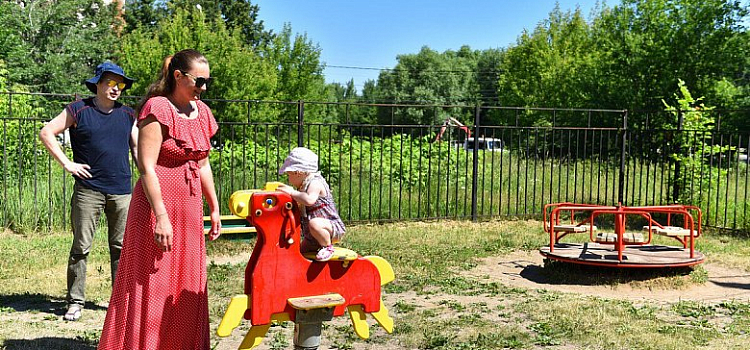 Жители Ярославля начали забирать детские площадки в свою собственность