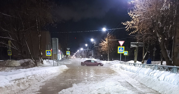 «Утром был весёлый квест»: в Ярославле затопило несколько улиц
