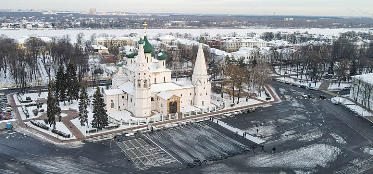В Ярославле въезд на Советскую площадь перекрыли на сезон работы катка
