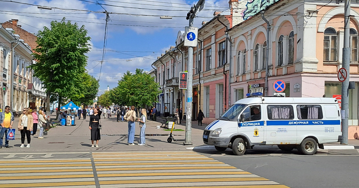 В кафе в центре Ярославля мужчина избил женщину
