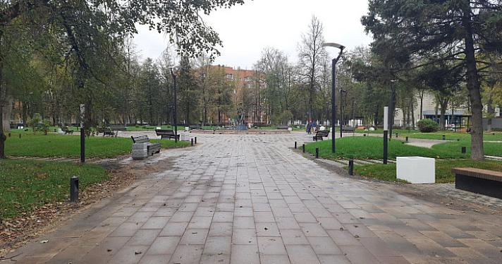 В Ярославле почти отремонтировали многострадальный сквер на площади Труда_254191