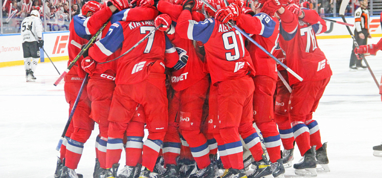 «Мясо не кушать, а человеку гадости желать»: полуфинал между ярославским «Локомотивом» и челябинским «Трактором» складывается эмоционально