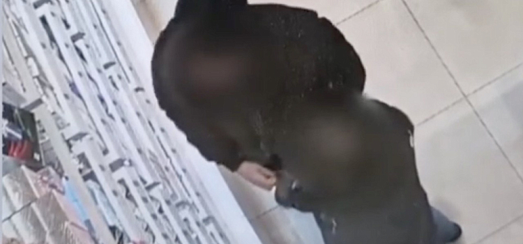 Нашёл свой аромат: в Ярославле полиция поймала подростка на краже духов и техники