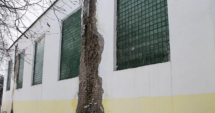Детский омбудсмен проверил здание спорткомплекса в Заволжском районе