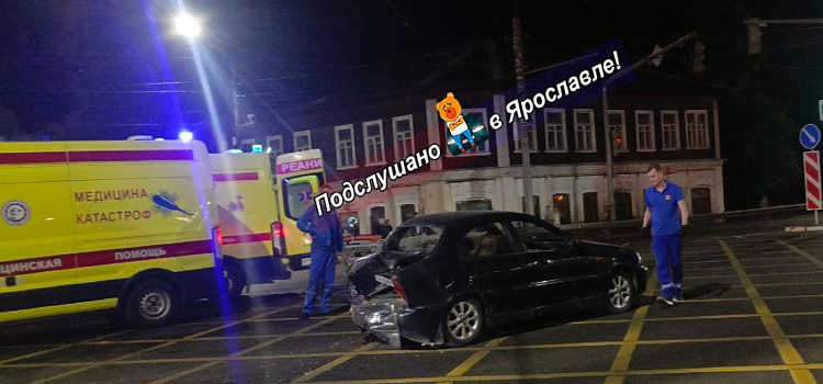 Четыре человека пострадали в ДТП на Московском проспекте в Ярославле_297421