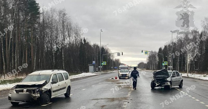 В Ярославской области в результате тройного ДТП пострадали люди