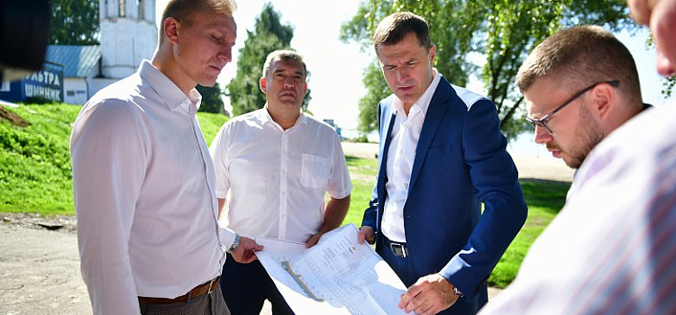 Мэр Ярославля посетил Тверицкую набережную
