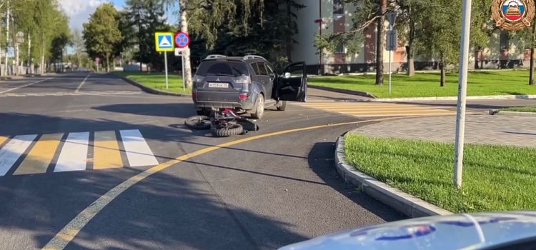 В Ярославле подросток-питбайкер попал в больницу после неудачного заезда_301876