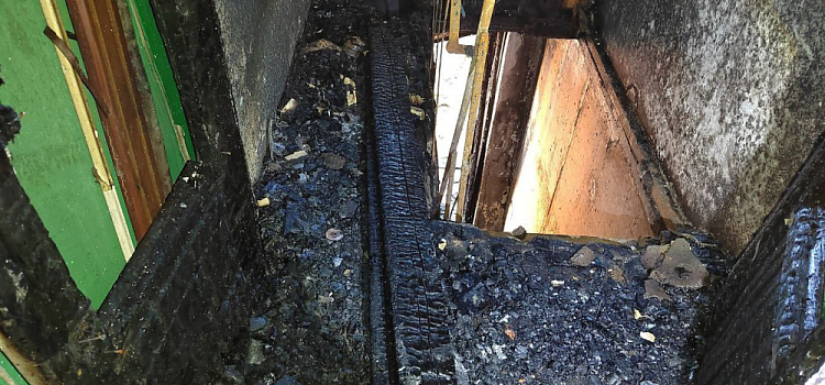 В Ярославской области пожар в многоквартирном доме унёс жизни двух людей